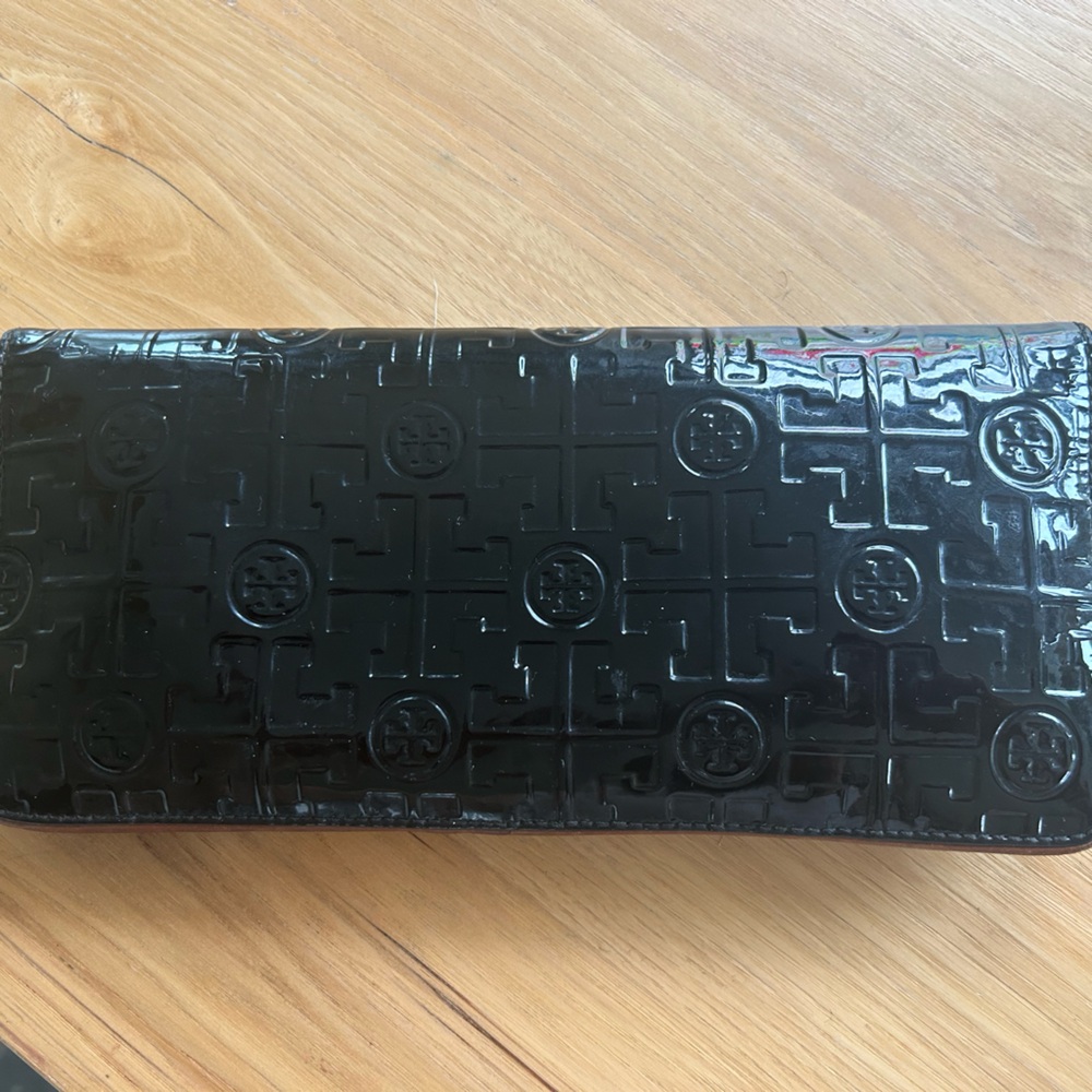 Tory Burch wallet gently used